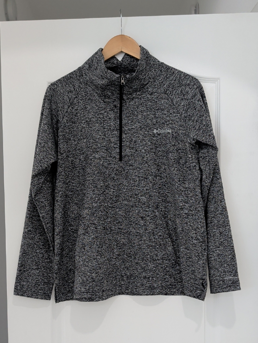 Like New Columbia Omni-Wick Quarter Zip Mock Neck Top Kangaroo Pocket L Black